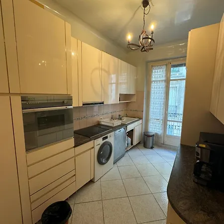 3 Pieces 64 M2 Dans 16, 2 Minutes Du Metro Michel Ange Auteuil, 6 Personnes